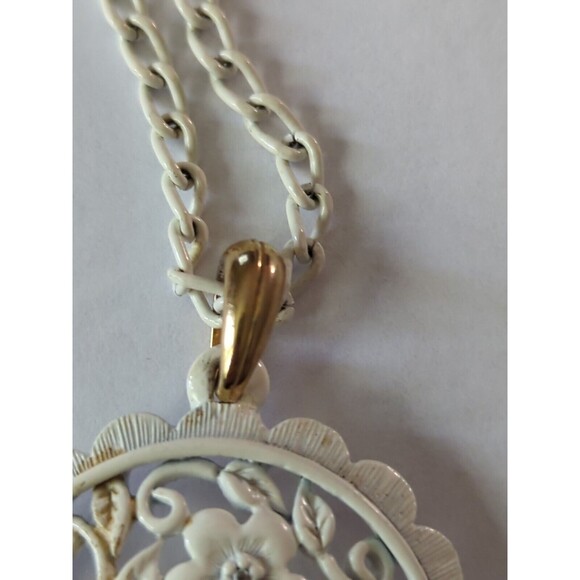 Necklace Floral Open Work White Enamel Pendant Necklace White Chain 33" - Picture 7 of 9